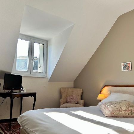 Logis Hotel Teyssier Uzerche Exterior photo