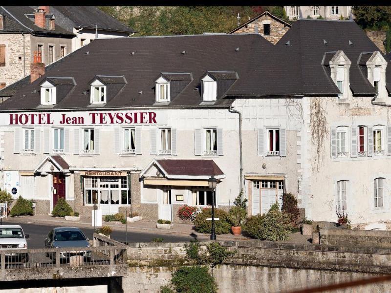 Logis Hotel Teyssier Uzerche Exterior photo