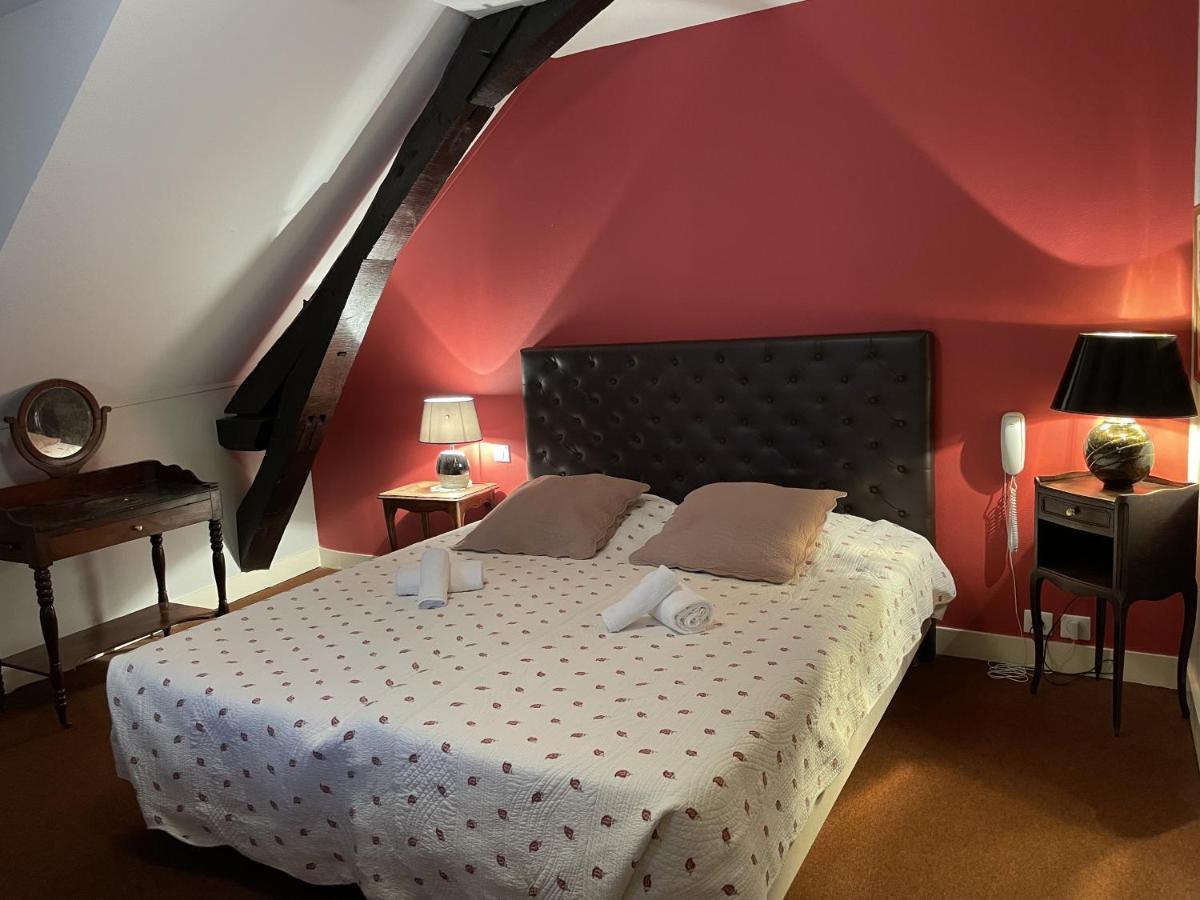 Logis Hotel Teyssier Uzerche Exterior photo