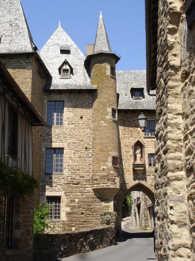 Logis Hotel Teyssier Uzerche Exterior photo